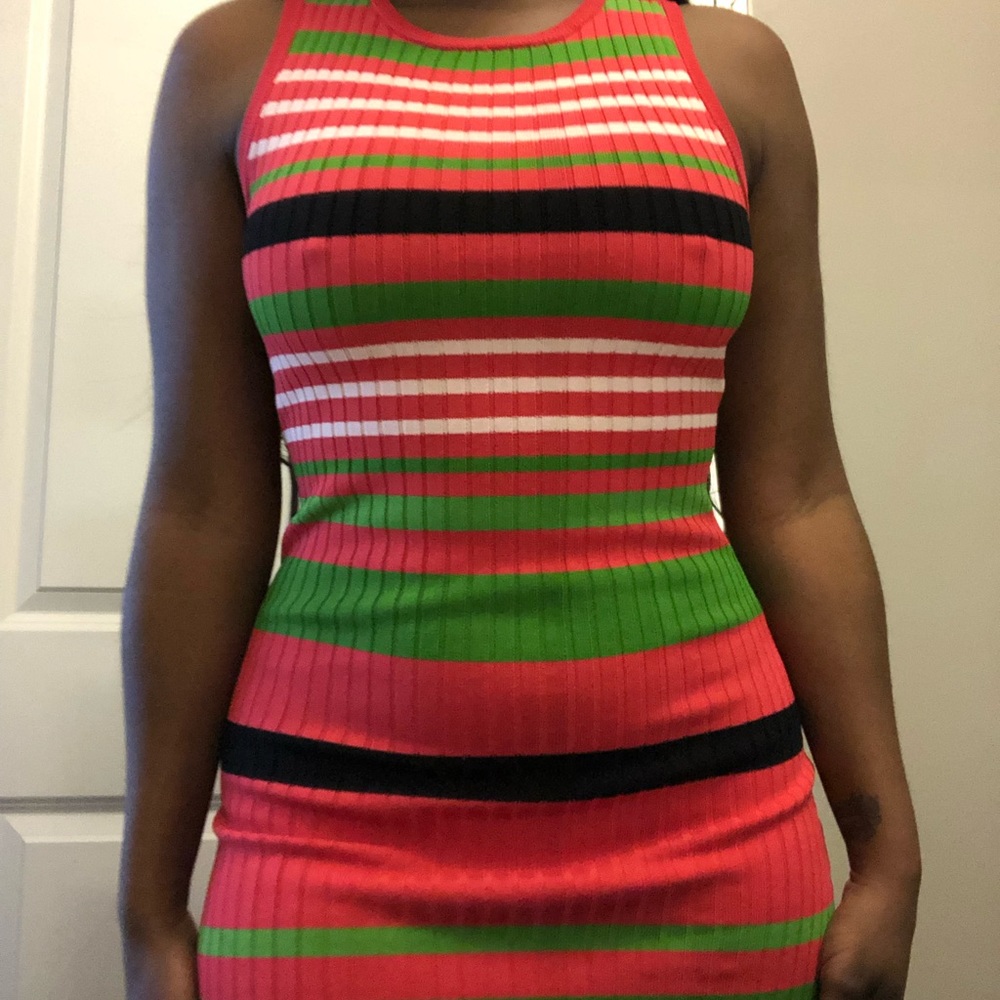 Multi color sleeveless stripped dress